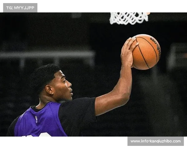 伤员激增促湖人调整阵容 布朗尼迎来更多上场良机 伤员激增促湖人调整阵容 布朗尼迎来更多上场良机